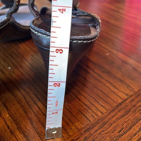 Aerosoles Loomy Tunes brown fabric T-Strap heeled comfort sandals - Picture 10 of 16